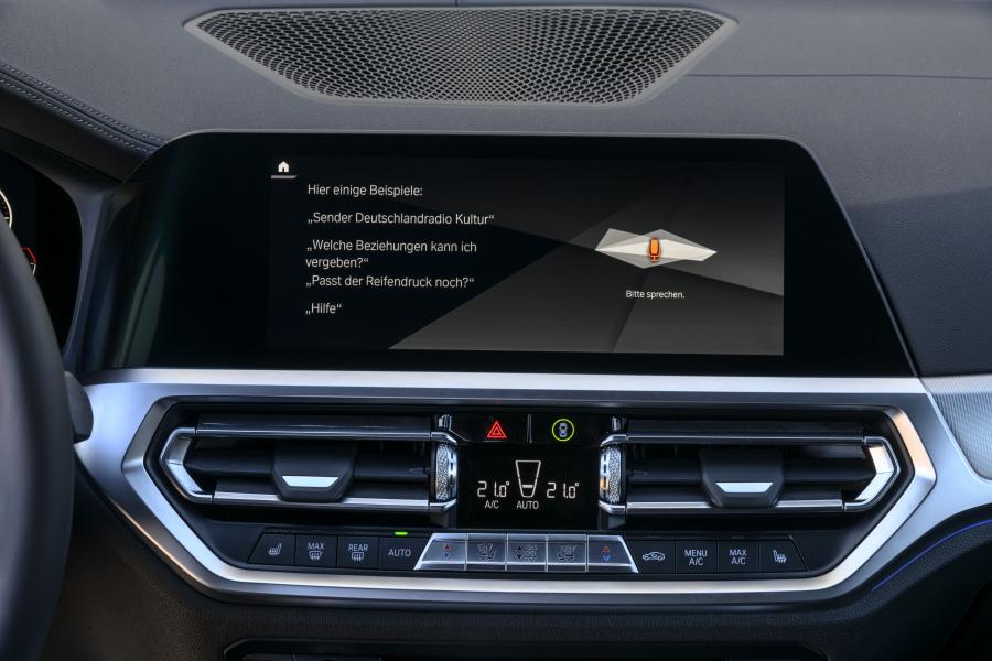 Детали интерьера BMW 330i M Sport (G20) 2019 года  (WW) (фото 260 из 284)